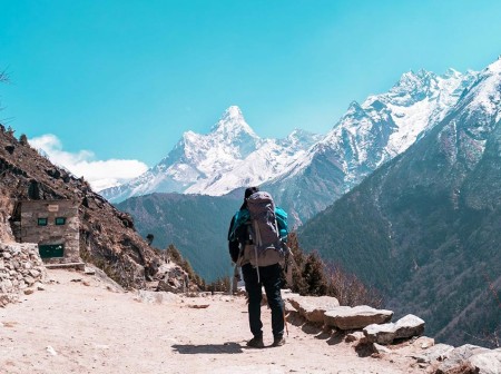 Guided vs Solo Everest Base Camp Trek