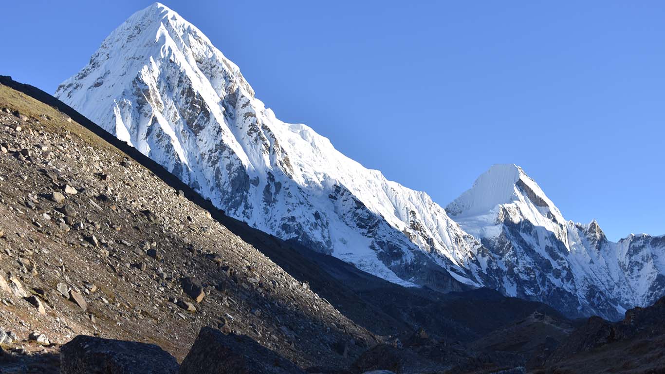 Everest Base Camp Trek: A Complete Guide for First-Time Trekkers