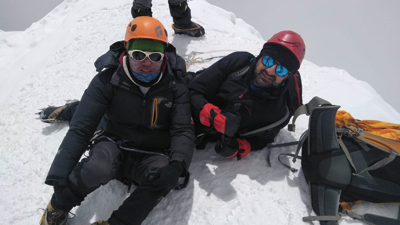 Book Yala Peak Climbing